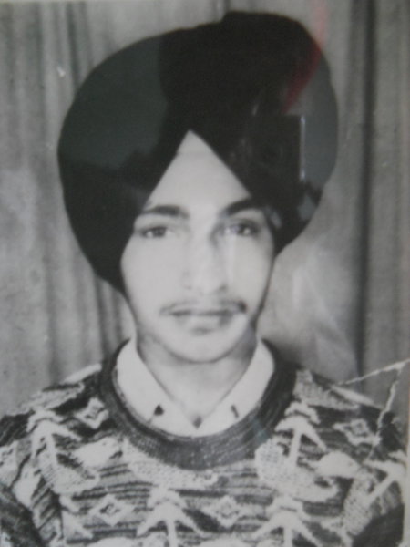Photo of ਗੁਰਿੰਦਰ ਸਿੰਘ , ਗੈਰ ਕਾਨੂੰਨੀ ਹੱਤਆਿ ਦਾ/ਦੀ ਪੀੜਤ ਦੀ ਤਾਰੀਖ਼ ਅਗਸਤ ੦੮, ੧੯੯੧, in Sarai Amanat Khan, Chheharta Sahib,  by ਪੰਜਾਬ ਪੁਲਿਸ; ਆਰਮੀ, in Chheharta Sahib, by ਪੰਜਾਬ ਪੁਲਿਸ