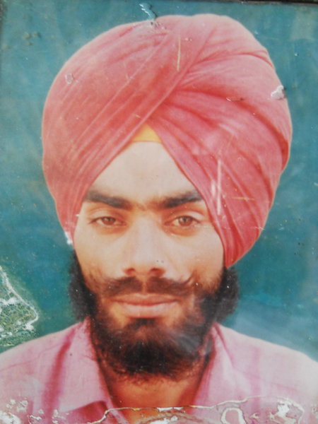 Photo of ਸੁਖਵਿੰਦਰ ਸਿੰਘ , ਗੈਰ ਕਾਨੂੰਨੀ ਹੱਤਆਿ ਦਾ/ਦੀ ਪੀੜਤ ਦੇ ਵਿੱਚ ਜਨਵਰੀ ੧੮, ੧੯੯੧ ਅਤੇ ਜਨਵਰੀ ੨੫,  ੧੯੯੧, in Amritsar, Majitha, by ਪੰਜਾਬ ਪੁਲਿਸ