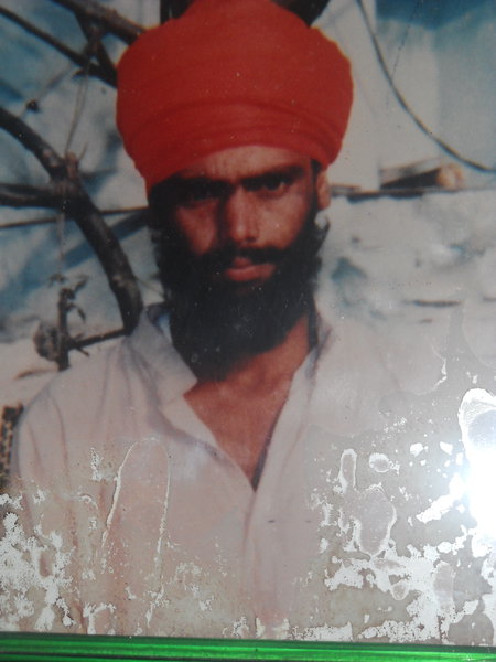 Photo of ਨਿਰਵੈਲ ਸਿੰਘ , ਗੈਰ ਕਾਨੂੰਨੀ ਹੱਤਆਿ ਦਾ/ਦੀ ਪੀੜਤ ਦੇ ਵਿੱਚ ਮਈ ੧, ੧੯੯੧ ਅਤੇ ਅਗਸਤ ੩੦,  ੧੯੯੧, in Batala,  by ਪੰਜਾਬ ਪੁਲਿਸ; ਕੇਂਦਰੀ ਰਿਜਰਵ ਪੁਲਿਸ ਫੋਰਸ, in Batala, by ਪੰਜਾਬ ਪੁਲਿਸ