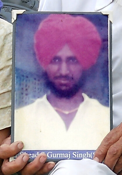 Photo of ਗੁਰਭੇਜ ਸਿੰਘ , ਗੈਰ ਕਾਨੂੰਨੀ ਹੱਤਆਿ ਦਾ/ਦੀ ਪੀੜਤ ਦੀ ਤਾਰੀਖ਼ ਜਨਵਰੀ ੨੩, ੧੯੯੧, in Valtoha, by ਪੰਜਾਬ ਪੁਲਿਸ