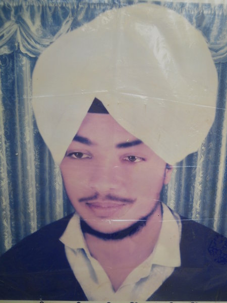 Photo of ਗੁਰਭੇਜ ਸਿੰਘ , ਗੈਰ ਕਾਨੂੰਨੀ ਹੱਤਆਿ ਦਾ/ਦੀ ਪੀੜਤ ਦੀ ਤਾਰੀਖ਼ ਜਨਵਰੀ ੨੬, ੧੯੯੧, in Tarn Taran, Amritsar, by ਪੰਜਾਬ ਪੁਲਿਸ