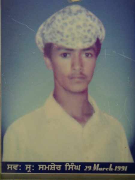 Photo of ਸ਼ਮਸ਼ੇਰ ਸਿੰਘ , ਗੈਰ ਕਾਨੂੰਨੀ ਹੱਤਆਿ ਦਾ/ਦੀ ਪੀੜਤ ਦੀ ਤਾਰੀਖ਼ ਮਾਰਚ ੨੯, ੧੯੯੨, in Tarn Taran, by ਪੰਜਾਬ ਪੁਲਿਸ; ਕੇਂਦਰੀ ਰਿਜਰਵ ਪੁਲਿਸ ਫੋਰਸ; ਆਰਮੀ