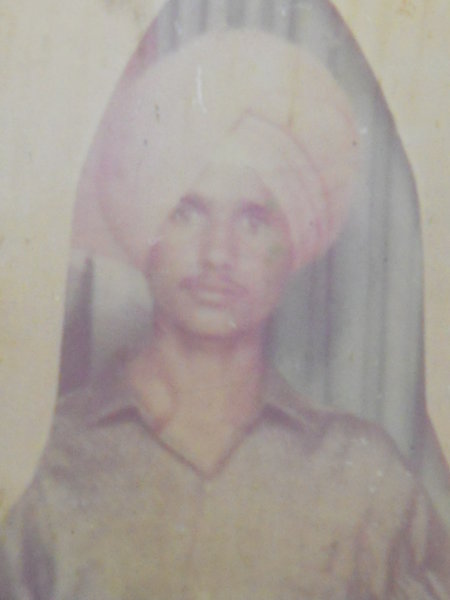Photo of ਪ੍ਰਗਟ ਸਿੰਘ , ਗੈਰ ਕਾਨੂੰਨੀ ਹੱਤਆਿ ਦਾ/ਦੀ ਪੀੜਤ ਦੇ ਵਿੱਚ ਜੁਲਾਈ ੨੦, ੧੯੯੨ ਅਤੇ ਜੁਲਾਈ ੨੮,  ੧੯੯੨, in Tarn Taran, by ਪੰਜਾਬ ਪੁਲਿਸ