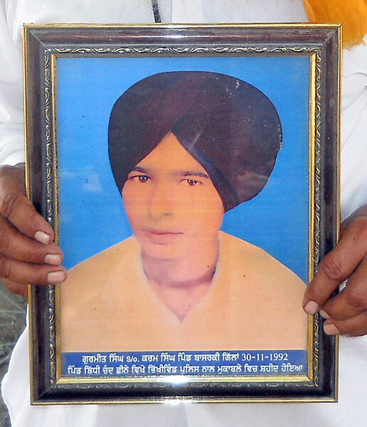 Photo of ਗੁਰਮੀਤ ਸਿੰਘ , ਗੈਰ ਕਾਨੂੰਨੀ ਹੱਤਆਿ ਦਾ/ਦੀ ਪੀੜਤ ਦੇ ਵਿੱਚ ਨਵੰਬਰ ੩੦, ੧੯੯੨ ਅਤੇ ਦਸੰਬਰ ੧੦,  ੧੯੯੨, in Sarai Amanat Khan,  by ਪੰਜਾਬ ਪੁਲਿਸ; ਕੇਂਦਰੀ ਰਿਜਰਵ ਪੁਲਿਸ ਫੋਰਸਪੰਜਾਬ ਪੁਲਿਸ
