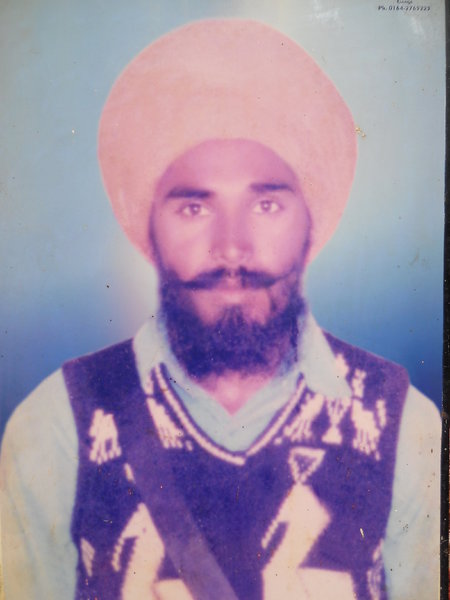 Photo of ਜਸਵੀਰ ਸਿੰਘ , ਗੈਰ ਕਾਨੂੰਨੀ ਹੱਤਆਿ ਦਾ/ਦੀ ਪੀੜਤ ਦੇ ਵਿੱਚ ਜਨਵਰੀ ੧, ੧੯੯੦ ਅਤੇ ਦਸੰਬਰ ੩੧,  ੧੯੯੦, in Goniana, by ਪੰਜਾਬ ਪੁਲਿਸ