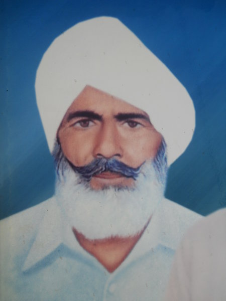 Photo of ਗੁਰਾ ਸਿੰਘ ,  ਲਾਪਤਾ/ਜ਼ਬਰਨ ਲਾਪਤਾ ਦੇ ਵਿੱਚ ਮਾਰਚ ੧, ੧੯੯੨ ਅਤੇ ਮਾਰਚ ੩੧,  ੧੯੯੨, in Sur Singh,  by ਪੰਜਾਬ ਪੁਲਿਸ; ਕੇਂਦਰੀ ਰਿਜਰਵ ਪੁਲਿਸ ਫੋਰਸ