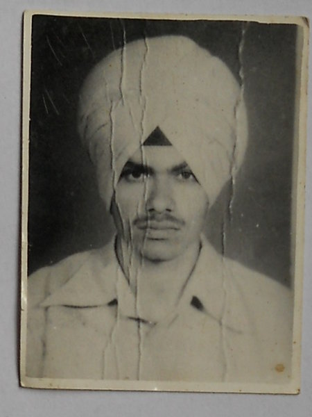 Photo of ਸਲਵਿੰਦਰ ਸਿੰਘ ,  ਲਾਪਤਾ/ਜ਼ਬਰਨ ਲਾਪਤਾ ਦੀ ਤਾਰੀਖ਼ ਫ਼ਰਵਰੀ ੦੬, ੧੯੮੮ by ਪੰਜਾਬ ਪੁਲਿਸ; ਕੇਂਦਰੀ ਰਿਜਰਵ ਪੁਲਿਸ ਫੋਰਸ