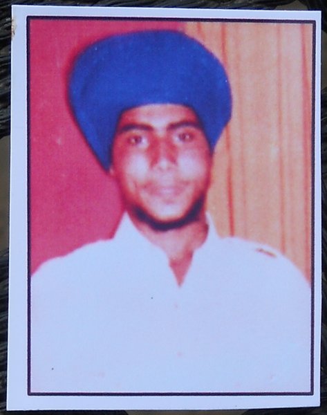 Photo of ਜਸਬੀਰ ਸਿੰਘ , ਗੈਰ ਕਾਨੂੰਨੀ ਹੱਤਆਿ ਦਾ/ਦੀ ਪੀੜਤ ਦੀ ਤਾਰੀਖ਼ ਅਕਤੂਬਰ ੨੩, ੧੯੯੦, in Valtoha, by ਪੰਜਾਬ ਪੁਲਿਸ; ਆਰਮੀ