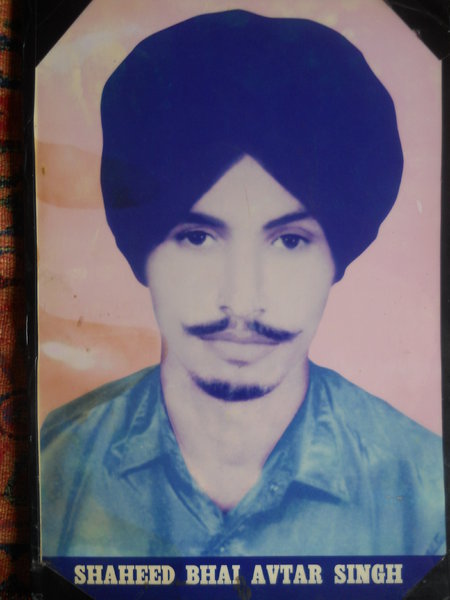 Photo of ਅਵਤਾਰ ਸਿੰਘ , ਗੈਰ ਕਾਨੂੰਨੀ ਹੱਤਆਿ ਦਾ/ਦੀ ਪੀੜਤ ਦੀ ਤਾਰੀਖ਼ ਅਗਸਤ ੧੮, ੧੯੮੯, in Kapurthala, by ਪੰਜਾਬ ਪੁਲਿਸ