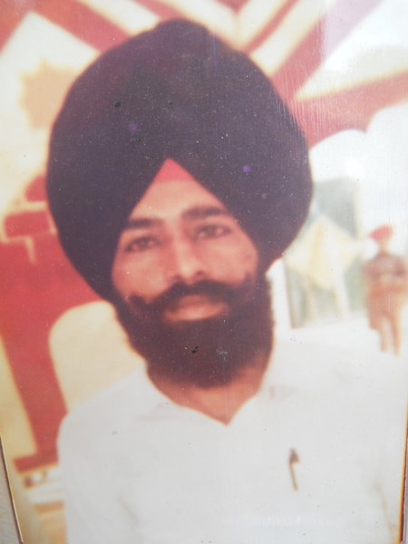 Photo of ਲੱਕਛਮਣ ਸਿੰਘ , ਗੈਰ ਕਾਨੂੰਨੀ ਹੱਤਆਿ ਦਾ/ਦੀ ਪੀੜਤ ਦੇ ਵਿੱਚ ਅਗਸਤ ੧, ੧੯੯੧ ਅਤੇ ਦਸੰਬਰ ੩੦,  ੧੯੯੧, in Fatehgarh Panjtur, by ਪੰਜਾਬ ਪੁਲਿਸ