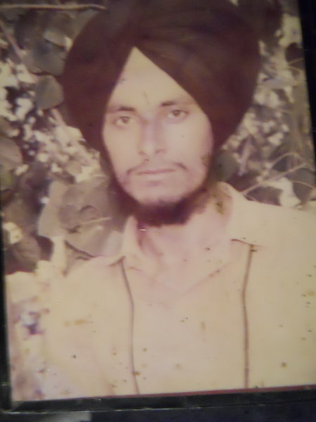 Photo of ਮਲੂਕ ਸਿੰਘ ,  ਲਾਪਤਾ/ਜ਼ਬਰਨ ਲਾਪਤਾ ਦੀ ਤਾਰੀਖ਼ ਦਸੰਬਰ ੧੨, ੧੯੮੮, in Batala,  by ਪੰਜਾਬ ਪੁਲਿਸ