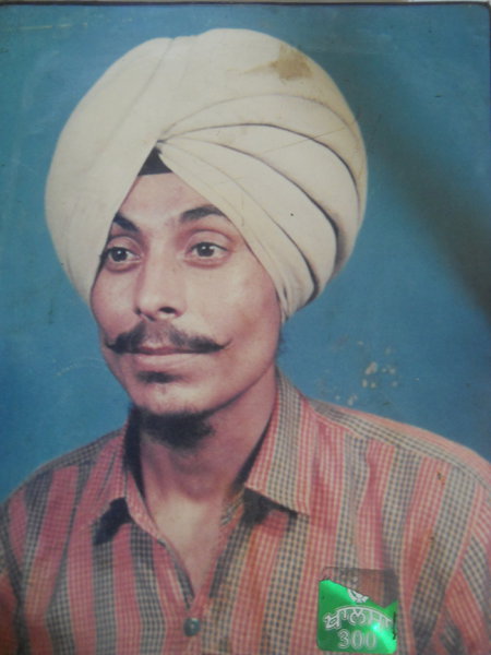 Photo of ਜਤਿੰਦਰ ਸਿੰਘ , ਗੈਰ ਕਾਨੂੰਨੀ ਹੱਤਆਿ ਦਾ/ਦੀ ਪੀੜਤ ਦੀ ਤਾਰੀਖ਼ ਫ਼ਰਵਰੀ ੦੯, ੧੯੯੨, in Verowal, by ਪੰਜਾਬ ਪੁਲਿਸ