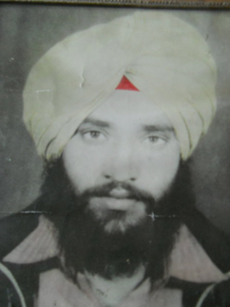 Photo of ਨਿਰਮਲ ਸਿੰਘ , ਗੈਰ ਕਾਨੂੰਨੀ ਹੱਤਆਿ ਦਾ/ਦੀ ਪੀੜਤ ਦੀ ਤਾਰੀਖ਼ ਫ਼ਰਵਰੀ ੨੬, ੧੯੮੭, in Batala,  by ਬਾਡਰ ਸਿਕਿਓਰਟੀ ਫੋਰਸ, in Batala, by ਬਾਡਰ ਸਿਕਿਓਰਟੀ ਫੋਰਸ