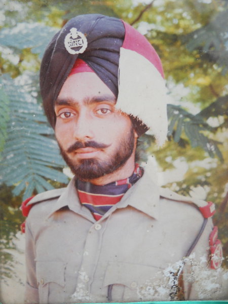 Photo of ਗੁਰਦੀਪ ਸਿੰਘ , ਗੈਰ ਕਾਨੂੰਨੀ ਹੱਤਆਿ ਦਾ/ਦੀ ਪੀੜਤ ਦੀ ਤਾਰੀਖ਼ ਮਾਰਚ ੨੧, ੧੯੯੧, in Pathankot, by ਪੰਜਾਬ ਪੁਲਿਸ