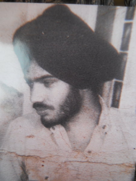 Photo of ਸੁਖਦੇਵ ਸਿੰਘ , ਗੈਰ ਕਾਨੂੰਨੀ ਹੱਤਆਿ ਦਾ/ਦੀ ਪੀੜਤ ਦੇ ਵਿੱਚ ਫ਼ਰਵਰੀ ੨, ੧੯੮੮ ਅਤੇ ਜਨਵਰੀ ੨੨,  ੧੯੮੯, in Dera Baba Nanak, by ਪੰਜਾਬ ਪੁਲਿਸ