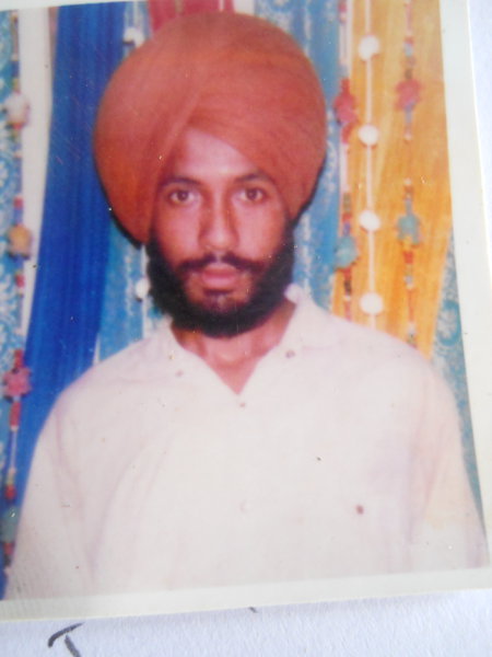 Photo of ਰਾਜਵੰਤ ਸਿੰਘ , ਗੈਰ ਕਾਨੂੰਨੀ ਹੱਤਆਿ ਦਾ/ਦੀ ਪੀੜਤ ਦੀ ਤਾਰੀਖ਼ ਅਕਤੂਬਰ ੦੭, ੧੯੯੧, in Fatehgarh Churian, Amritsar B.R. Model School Interrogation Center, Amritsar,  by ਪੰਜਾਬ ਪੁਲਿਸ; ਅਪਰਾਧਿਕ ਜਾਂਚ ਏਜੰਸੀ, in Fatehgarh Churian, Amritsar, by ਪੰਜਾਬ ਪੁਲਿਸ