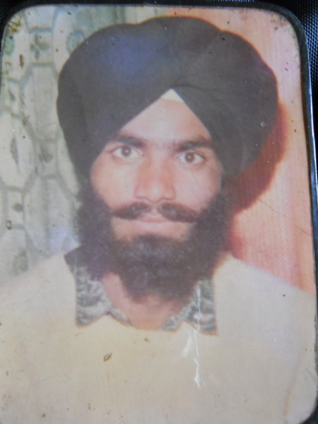Photo of ਹਰਦਿਆਲ ਸਿੰਘ , ਗੈਰ ਕਾਨੂੰਨੀ ਹੱਤਆਿ ਦਾ/ਦੀ ਪੀੜਤ ਦੇ ਵਿੱਚ ਦਸੰਬਰ ੧੫, ੧੯੯੧ ਅਤੇ ਦਸੰਬਰ ੧੬,  ੧੯੯੧, in Batala, by ਪੰਜਾਬ ਪੁਲਿਸ