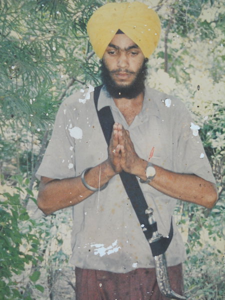 Photo of ਬਲਵਿੰਦਰ ਸਿੰਘ , ਗੈਰ ਕਾਨੂੰਨੀ ਹੱਤਆਿ ਦਾ/ਦੀ ਪੀੜਤ ਦੀ ਤਾਰੀਖ਼ ਅਕਤੂਬਰ ੦੪, ੧੯੯੦, in Batala, by ਪੰਜਾਬ ਪੁਲਿਸ
