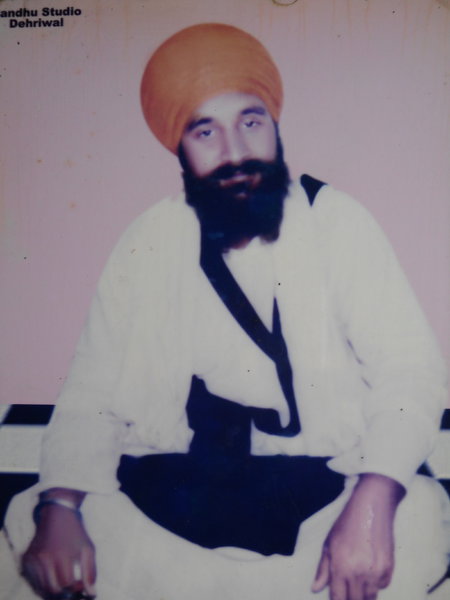 Photo of ਹਰਜਿੰਦਰ ਸਿੰਘ , ਗੈਰ ਕਾਨੂੰਨੀ ਹੱਤਆਿ ਦਾ/ਦੀ ਪੀੜਤ ਦੀ ਤਾਰੀਖ਼ ਜਨਵਰੀ ੨੪, ੧੯੯੨, in Dhariwal,  by ਪੰਜਾਬ ਪੁਲਿਸ; ਬਾਡਰ ਸਿਕਿਓਰਟੀ ਫੋਰਸਪੰਜਾਬ ਪੁਲਿਸ; ਬਾਡਰ ਸਿਕਿਓਰਟੀ ਫੋਰਸ
