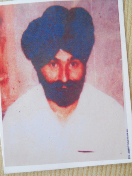 Photo of ਬਲਵੰਤ ਸਿੰਘ , ਗੈਰ ਕਾਨੂੰਨੀ ਹੱਤਆਿ ਦਾ/ਦੀ ਪੀੜਤ ਦੀ ਤਾਰੀਖ਼ ਜਨਵਰੀ ੧੧, ੧੯੮੯, in Payal, Ludhiana, by ਪੰਜਾਬ ਪੁਲਿਸ
