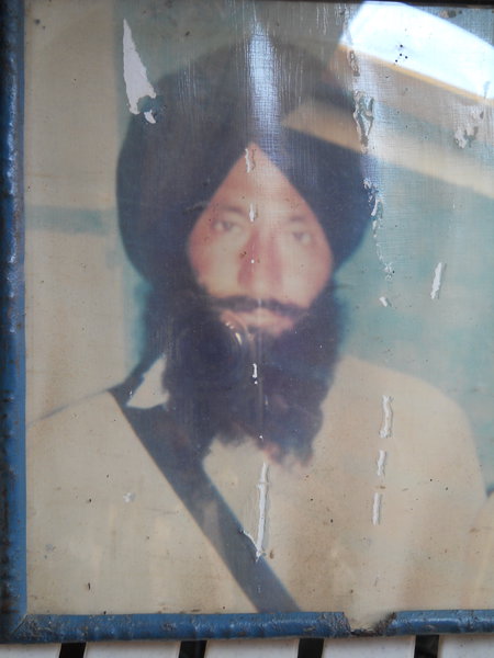 Photo of ਮਲੂਕ ਸਿੰਘ , ਗੈਰ ਕਾਨੂੰਨੀ ਹੱਤਆਿ ਦਾ/ਦੀ ਪੀੜਤ ਦੀ ਤਾਰੀਖ਼ ਮਾਰਚ ੨੨, ੧੯੯੩, in Gurdaspur,  by ਪੰਜਾਬ ਪੁਲਿਸ; ਕੇਂਦਰੀ ਰਿਜਰਵ ਪੁਲਿਸ ਫੋਰਸ, in Gurdaspur, by ਪੰਜਾਬ ਪੁਲਿਸ