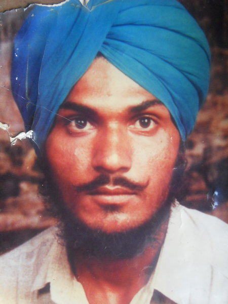 Photo of ਗੁਰਬਾਜ ਸਿੰਘ , ਗੈਰ ਕਾਨੂੰਨੀ ਹੱਤਆਿ ਦਾ/ਦੀ ਪੀੜਤ ਦੀ ਤਾਰੀਖ਼ ਨਵੰਬਰ ੩੦, ੧੯੯੦, in Batala, by ਪੰਜਾਬ ਪੁਲਿਸ