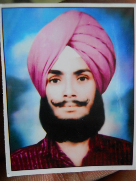Photo of ਚਰਨਜੀਤ ਸਿੰਘ , ਗੈਰ ਕਾਨੂੰਨੀ ਹੱਤਆਿ ਦਾ/ਦੀ ਪੀੜਤ ਦੀ ਤਾਰੀਖ਼ ਮਈ ੨੩, ੧੯੮੯, in Hoshiarpur, by ਪੰਜਾਬ ਪੁਲਿਸ