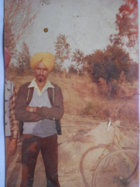 Photo of ਬਚਿੱਤਰ ਸਿੰਘ , ਗੈਰ ਕਾਨੂੰਨੀ ਹੱਤਆਿ ਦਾ/ਦੀ ਪੀੜਤ ਦੀ ਤਾਰੀਖ਼ ਅਕਤੂਬਰ ੨੮, ੧੯੮੮, in Mahilpur, Hoshiarpur, Nawanshahr, Jalandhar, by ਪੰਜਾਬ ਪੁਲਿਸ; ਬਾਡਰ ਸਿਕਿਓਰਟੀ ਫੋਰਸ