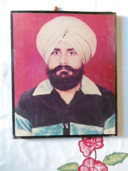 Photo of ਅਵਤਾਰ ਸਿੰਘ , ਗੈਰ ਕਾਨੂੰਨੀ ਹੱਤਆਿ ਦਾ/ਦੀ ਪੀੜਤ ਦੀ ਤਾਰੀਖ਼ ਨਵੰਬਰ ੨੫, ੧੯੯੨, in Jalandhar, Jalandhar CIA Staff, by ਪੰਜਾਬ ਪੁਲਿਸ