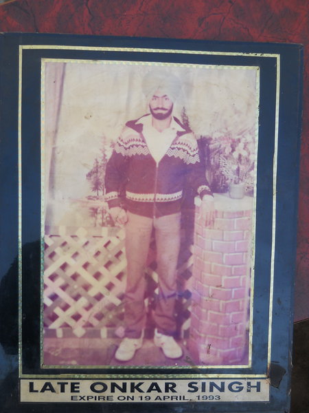 Photo of ਉੰਕਾਰ ਸਿੰਘ , ਗੈਰ ਕਾਨੂੰਨੀ ਹੱਤਆਿ ਦਾ/ਦੀ ਪੀੜਤ ਦੀ ਤਾਰੀਖ਼ ਐਪ੍ਰਲ ੨੮, ੧੯੯੩, in Jagraon,  by ਪੰਜਾਬ ਪੁਲਿਸ; ਕੇਂਦਰੀ ਰਿਜਰਵ ਪੁਲਿਸ ਫੋਰਸ, in Jagraon, by ਪੰਜਾਬ ਪੁਲਿਸ
