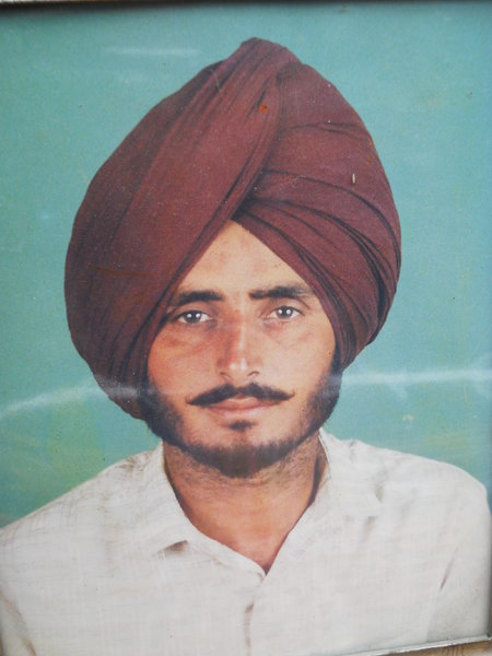 Photo of ਅਵਤਾਰ ਸਿੰਘ , ਗੈਰ ਕਾਨੂੰਨੀ ਹੱਤਆਿ ਦਾ/ਦੀ ਪੀੜਤ ਦੀ ਤਾਰੀਖ਼ ਨਵੰਬਰ ੦੭, ੧੯੯੨, in Jagraon, by ਪੰਜਾਬ ਪੁਲਿਸ