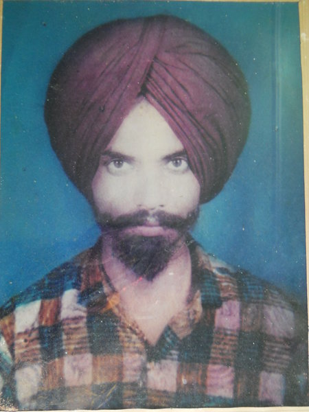 Photo of ਬਲਵਿੰਦਰ ਸਿੰਘ , ਗੈਰ ਕਾਨੂੰਨੀ ਹੱਤਆਿ ਦਾ/ਦੀ ਪੀੜਤ ਦੀ ਤਾਰੀਖ਼ ਮਈ ੧੦, ੧੯੯੨, in Payal, by ਪੰਜਾਬ ਪੁਲਿਸ
