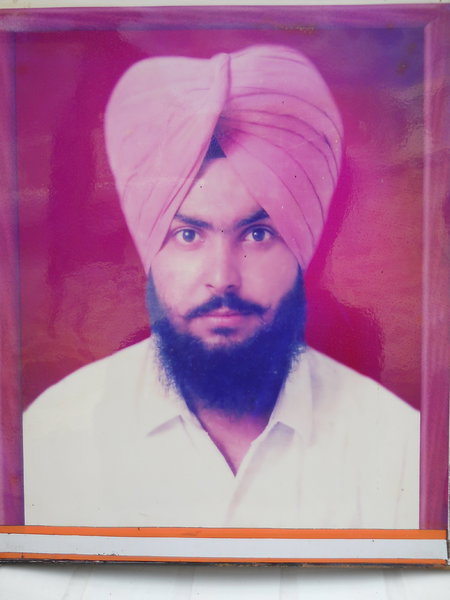 Photo of ਕੁਲਵੰਤ ਸਿੰਘ ,  ਲਾਪਤਾ/ਜ਼ਬਰਨ ਲਾਪਤਾ ਦੀ ਤਾਰੀਖ਼ ਮਾਰਚ ੧੧, ੧੯੯੧, in Dehlon, Ludhiana,  by ਪੰਜਾਬ ਪੁਲਿਸ; ਕੇਂਦਰੀ ਰਿਜਰਵ ਪੁਲਿਸ ਫੋਰਸ