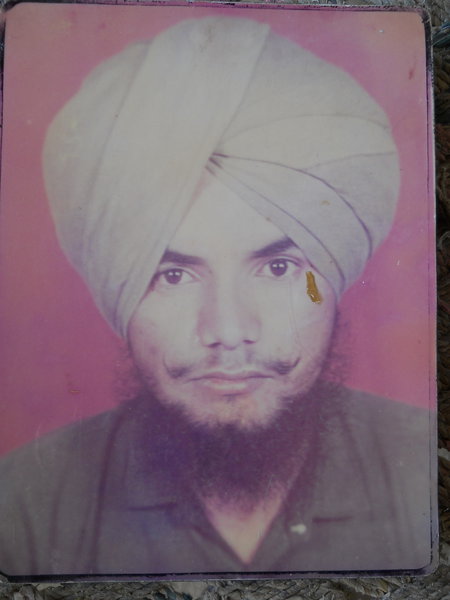 Photo of ਵਰਿੰਦਰ ਸਿੰਘ , ਗੈਰ ਕਾਨੂੰਨੀ ਹੱਤਆਿ ਦਾ/ਦੀ ਪੀੜਤ ਦੀ ਤਾਰੀਖ਼ ਦਸੰਬਰ ੩੧, ੧੯੯੦ਪੰਜਾਬ ਪੁਲਿਸ