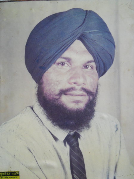 Photo of ਚਮਕੌਰ ਸਿੰਘ , ਗੈਰ ਕਾਨੂੰਨੀ ਹੱਤਆਿ ਦਾ/ਦੀ ਪੀੜਤ ਦੀ ਤਾਰੀਖ਼ ਐਪ੍ਰਲ ੧੯, ੧੯੯੦, in Bhagha Purana, by ਪੰਜਾਬ ਪੁਲਿਸ; ਬਲੈਕ ਕੈਟ