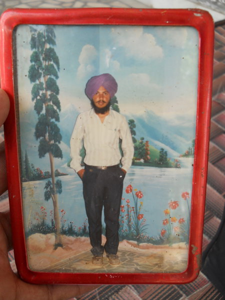 Photo of ਅਮਰਜੀਤ ਸਿੰਘ , ਗੈਰ ਕਾਨੂੰਨੀ ਹੱਤਆਿ ਦਾ/ਦੀ ਪੀੜਤ ਦੀ ਤਾਰੀਖ਼ ਦਸੰਬਰ ੧੧, ੧੯੮੯ਪੰਜਾਬ ਪੁਲਿਸ