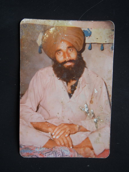 Photo of Balveer Singh, victim of extrajudicial execution between January 1, 1995 and February 15,  1995 by Border Security Force, in Bhagha Purana, by Punjab Police