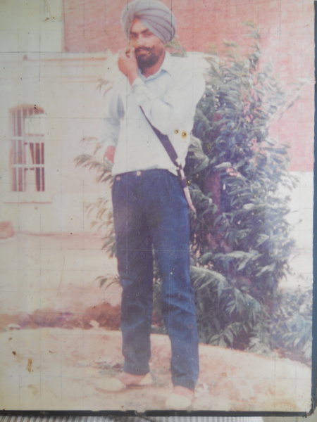 Photo of ਦਰਸ਼ਨ ਸਿੰਘ , ਗੈਰ ਕਾਨੂੰਨੀ ਹੱਤਆਿ ਦਾ/ਦੀ ਪੀੜਤ ਦੀ ਤਾਰੀਖ਼ ਅਗਸਤ ੨੪, ੧੯੮੯, in Faridkot, by ਪੰਜਾਬ ਪੁਲਿਸ; ਕੇਂਦਰੀ ਰਿਜਰਵ ਪੁਲਿਸ ਫੋਰਸ