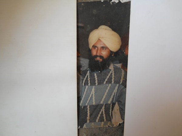 Photo of ਹੀਰਾ ਸਿੰਘ , ਗੈਰ ਕਾਨੂੰਨੀ ਹੱਤਆਿ ਦਾ/ਦੀ ਪੀੜਤ ਦੀ ਤਾਰੀਖ਼ ਐਪ੍ਰਲ ੧੩, ੧੯੯੨, in Sudhar,  by ਪੰਜਾਬ ਪੁਲਿਸ; ਕੇਂਦਰੀ ਰਿਜਰਵ ਪੁਲਿਸ ਫੋਰਸ, in Sudhar, by ਪੰਜਾਬ ਪੁਲਿਸ